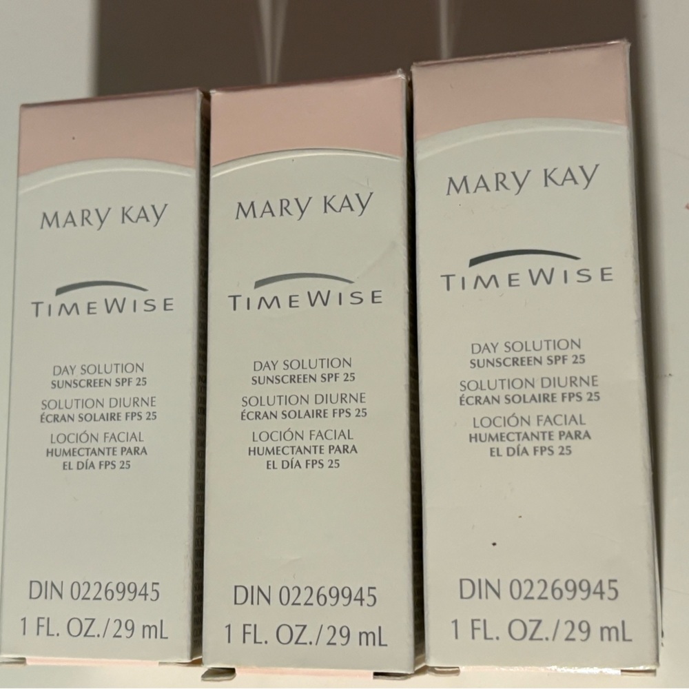 LOT OF 3 MARY KAY DISCONTINUED DAY SOLUTIONS WITH EXPIRED SPF 25